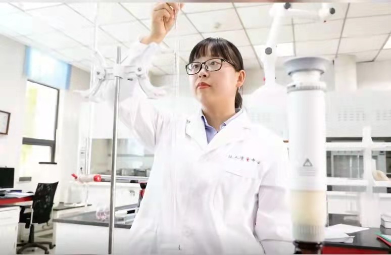 黄香丽：用心检测的检验员