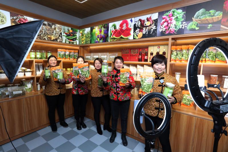 刘娟：克己奉公，心系群众